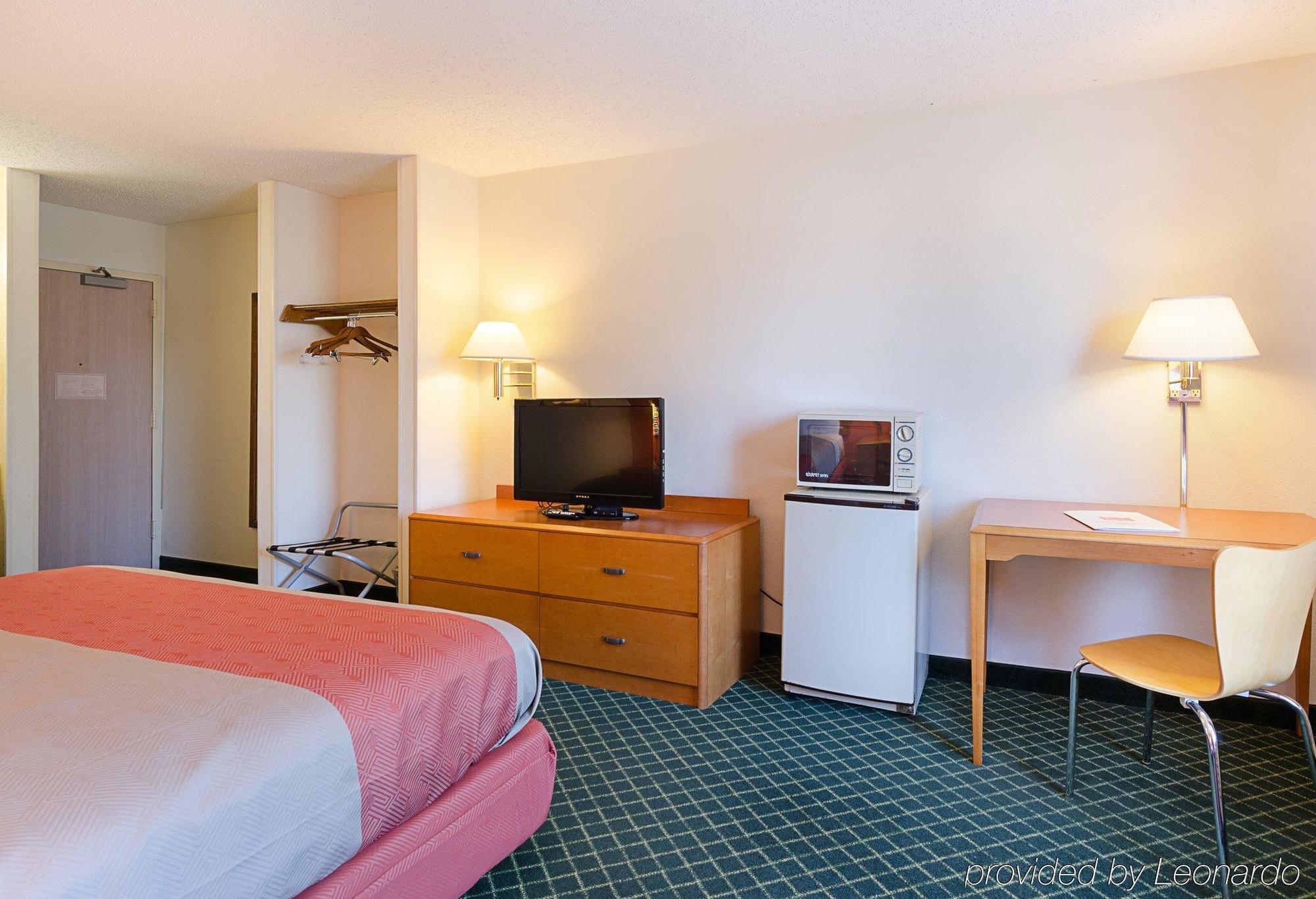 Econo Lodge Inn & Suites Johnson City Kültér fotó