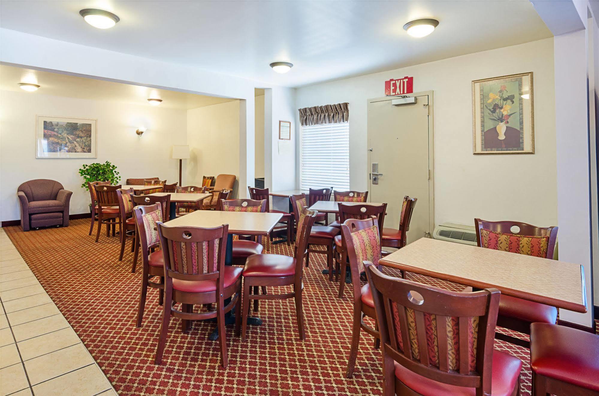 Econo Lodge Inn & Suites Johnson City Kültér fotó