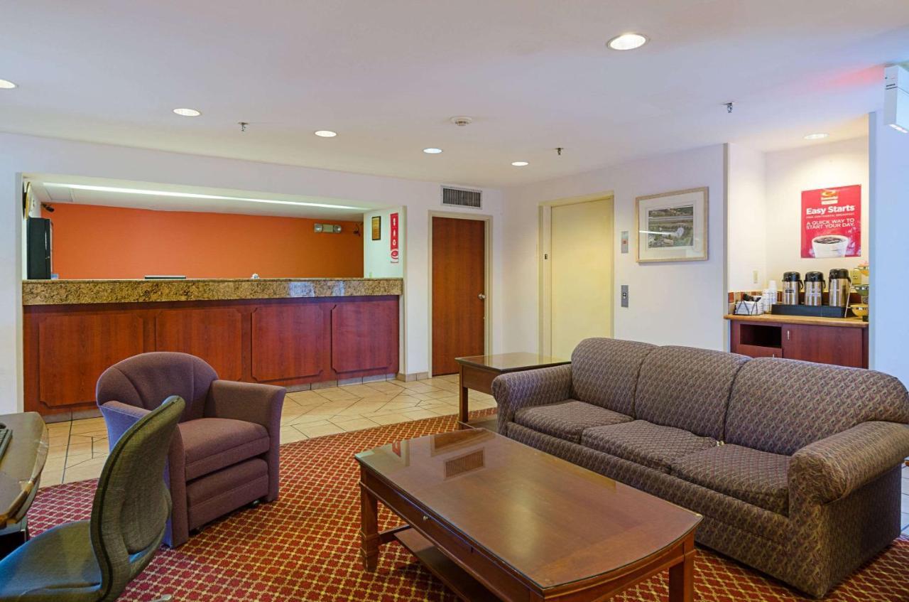 Econo Lodge Inn & Suites Johnson City Kültér fotó